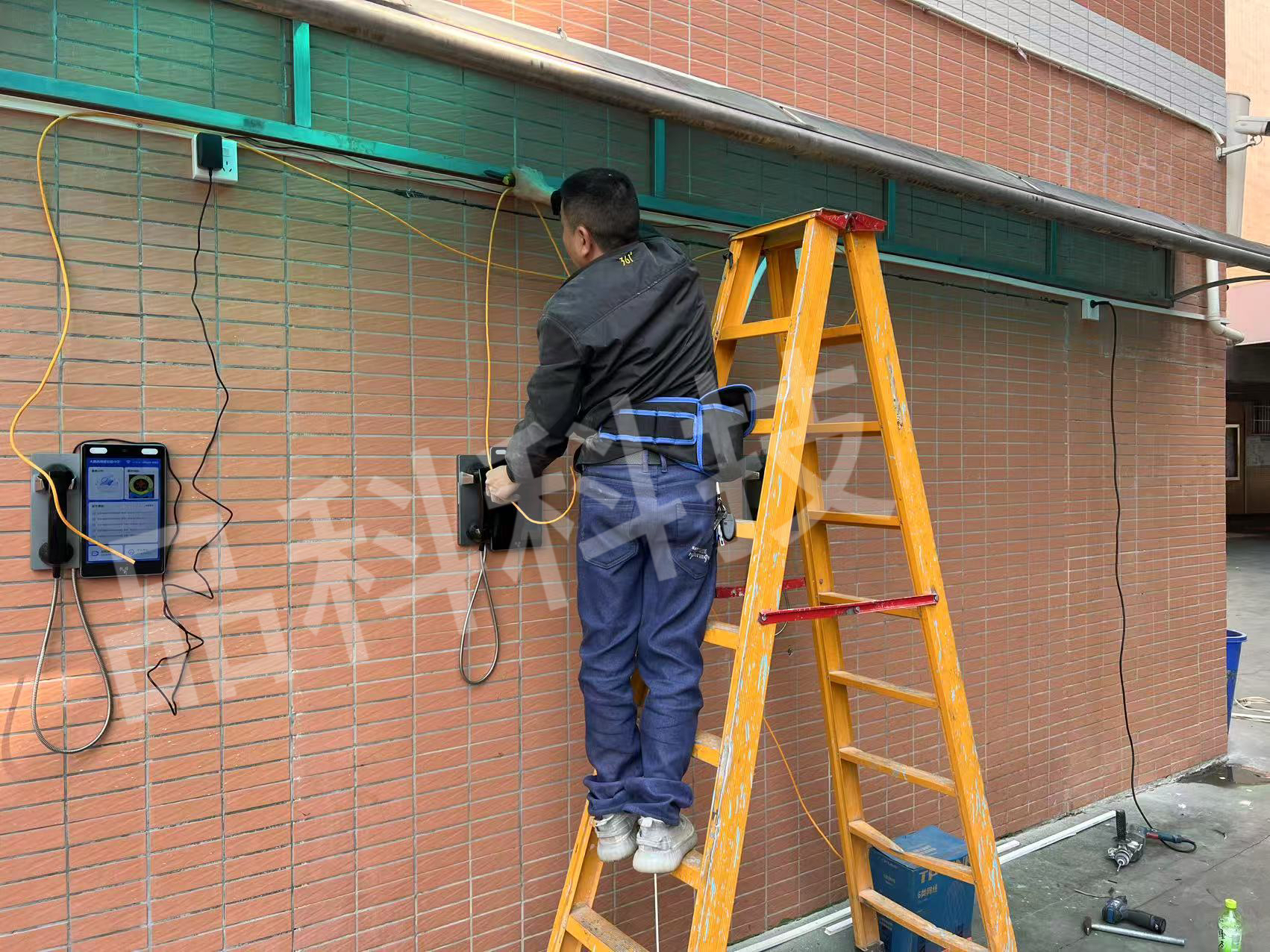 Ʒ��У԰���黰��